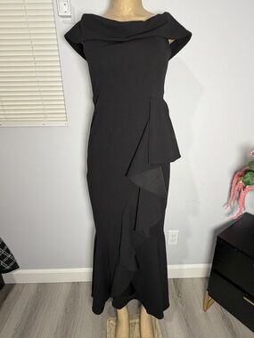 Betsy & Adam Black Off Shoulder Ruffle Formal Dress Size 8P